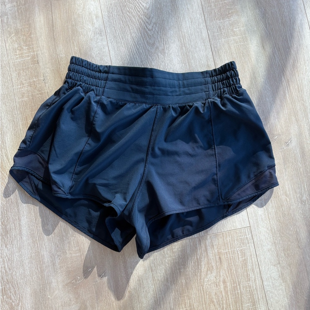 Lululemon Hotty Hot High Rise Lined Short 2.5